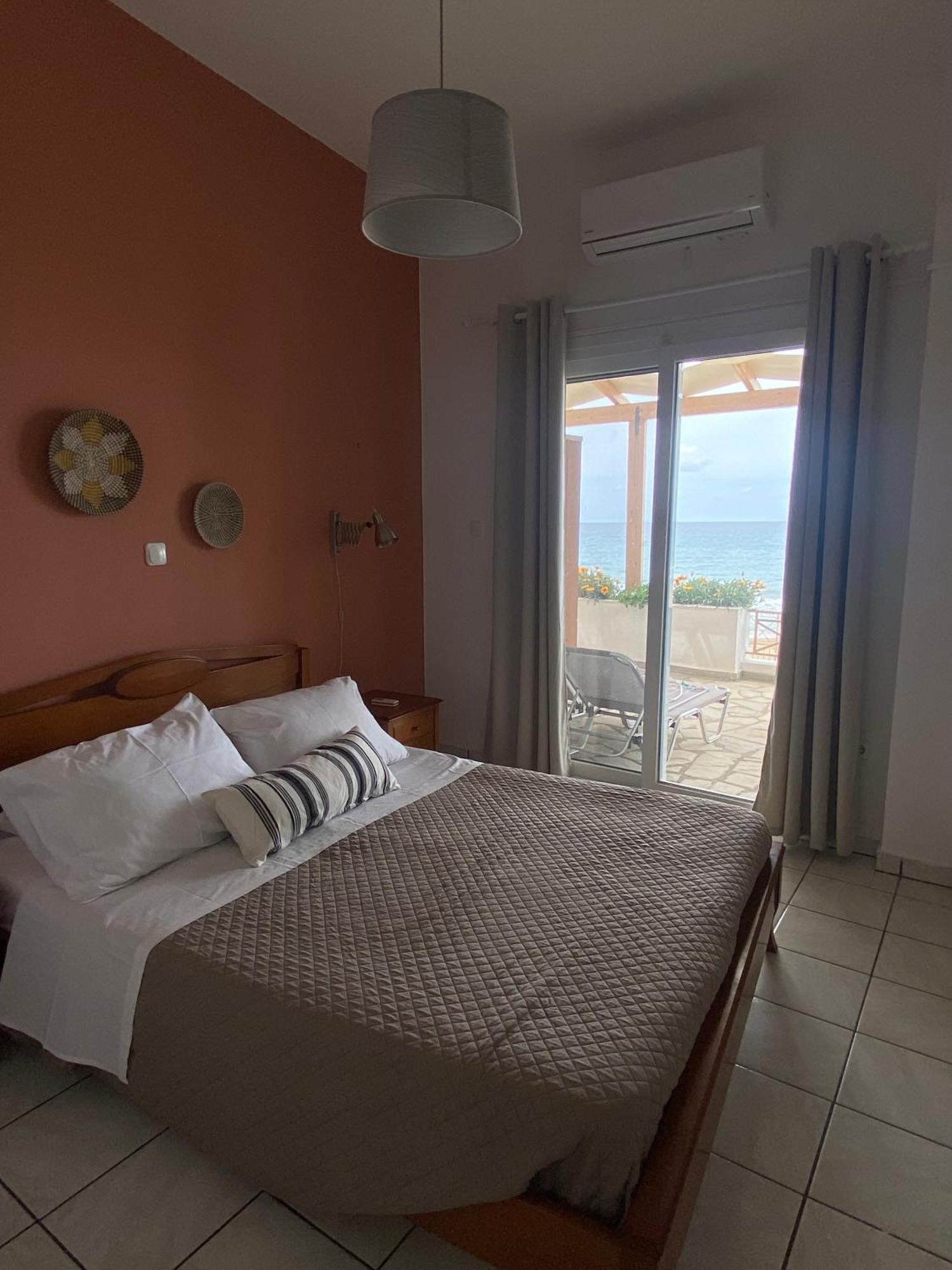 Nereides Apartments Agios Gordios  Exteriör bild